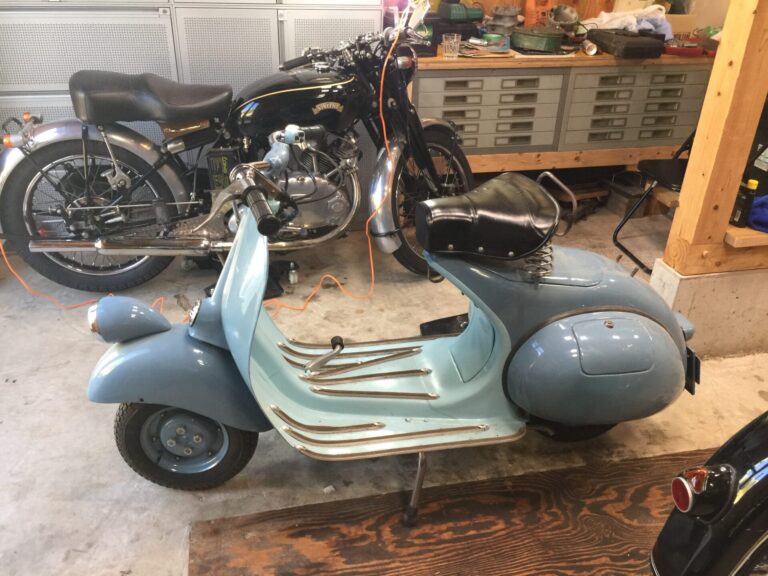 1947 Vespa 125.