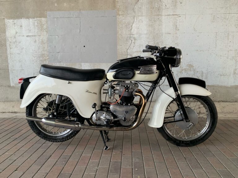 1960 Triumph T110 Tiger. 650cc Bathtub